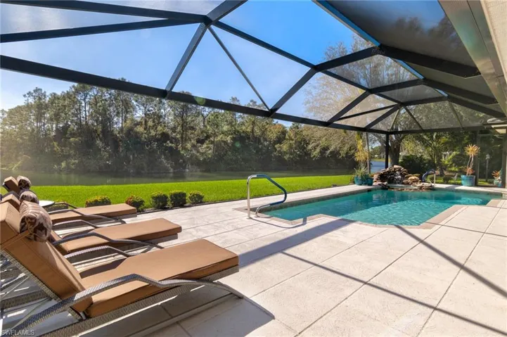 8068  Tiger Lily  DR, Naples, FL 34113