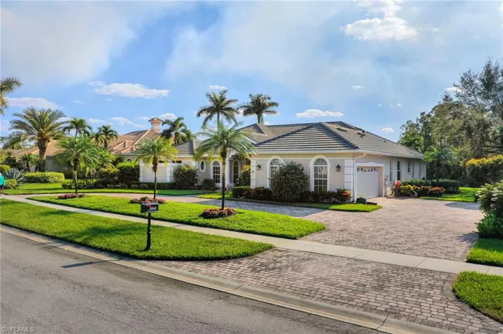 8068  Tiger Lily  DR, Naples, FL 34113