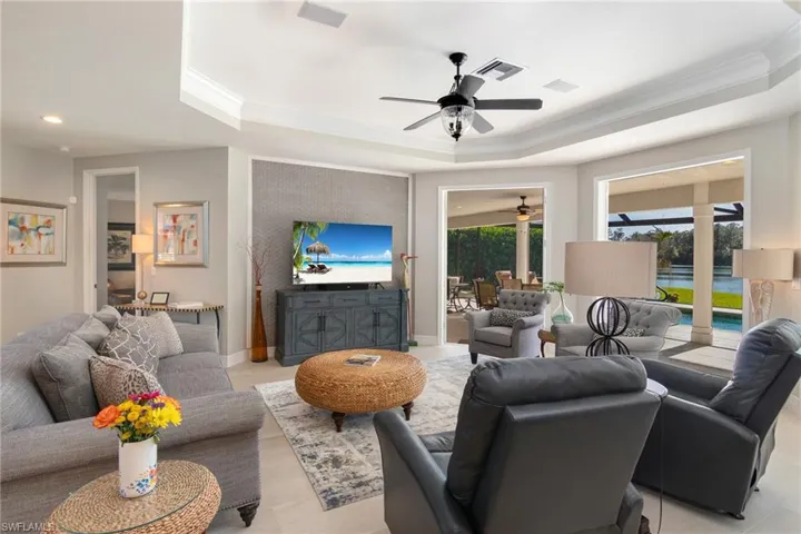 8068  Tiger Lily  DR, Naples, FL 34113