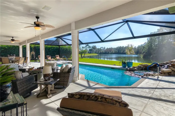 8068  Tiger Lily  DR, Naples, FL 34113