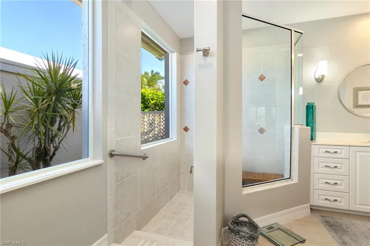 8068  Tiger Lily  DR, Naples, FL 34113