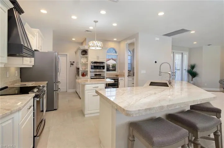 8068  Tiger Lily  DR, Naples, FL 34113