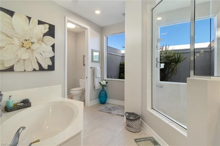 8068  Tiger Lily  DR, Naples, FL 34113