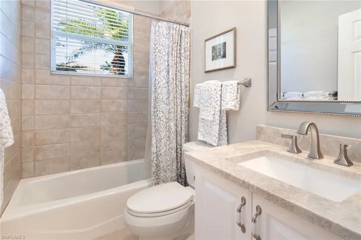 8068  Tiger Lily  DR, Naples, FL 34113