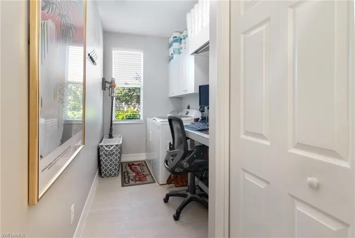 8068  Tiger Lily  DR, Naples, FL 34113
