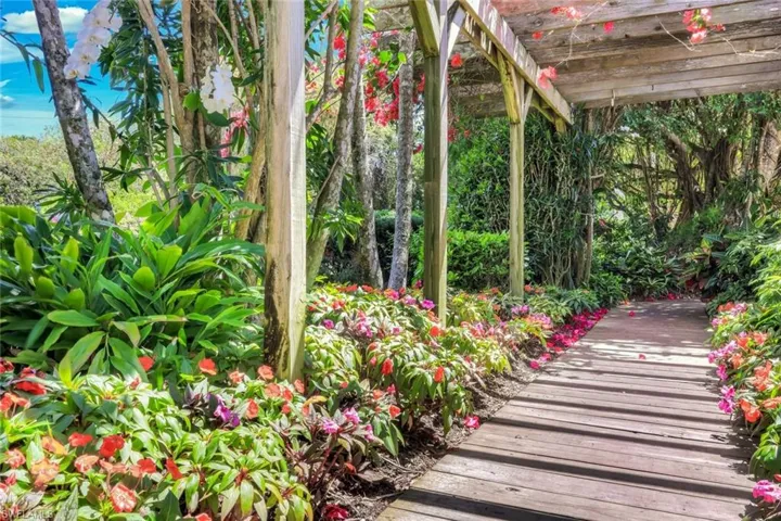 330 Bald Eagle Dr 2, Naples, Florida 34105