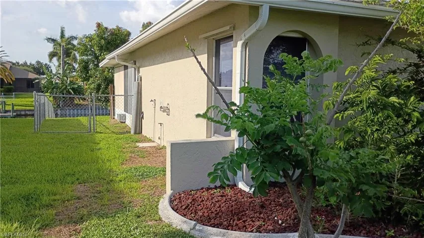 1629 Se 12th St, Cape Coral, Florida 33990