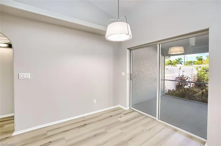 Dining/Breakfast Nook