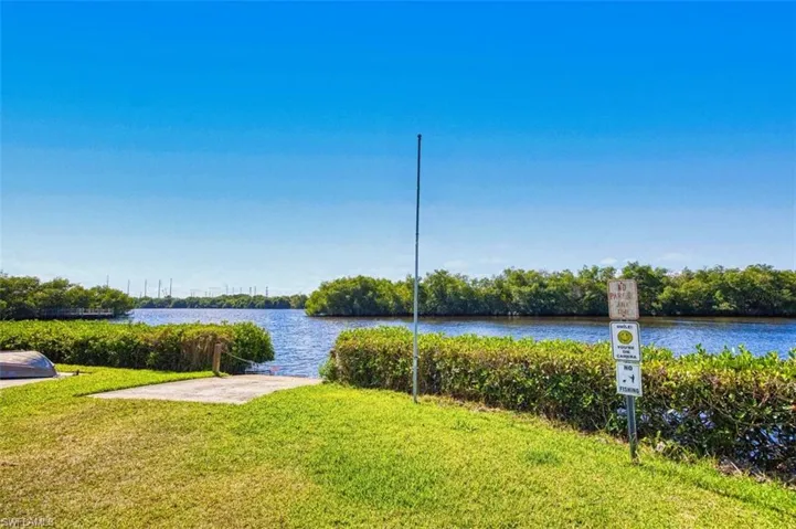 End of cul de sac view