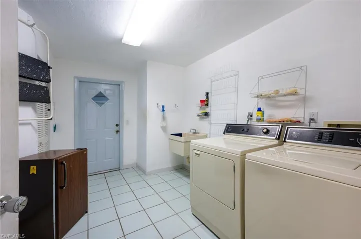 311  Broadview  DR, Fort Myers, FL 33905