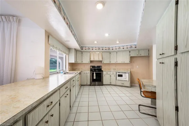 311  Broadview  DR, Fort Myers, FL 33905