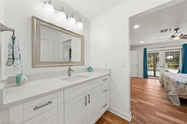 9421 Moonlight Dr, Sanibel, Florida 33957