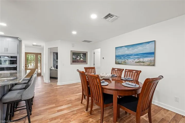 9421 Moonlight Dr, Sanibel, Florida 33957