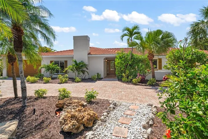 9421 Moonlight Dr, Sanibel, Florida 33957