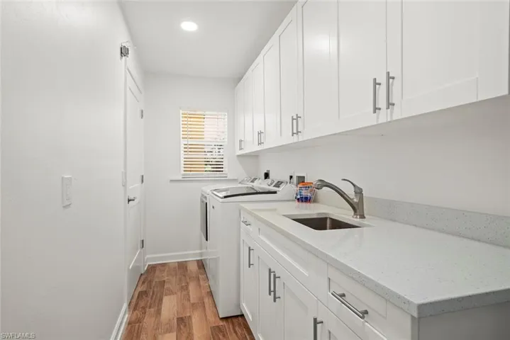 9421 Moonlight Dr, Sanibel, Florida 33957