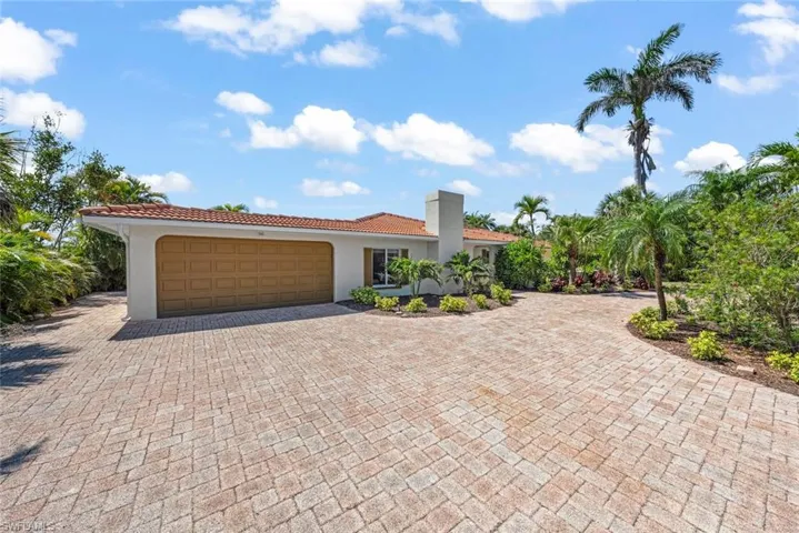 9421 Moonlight Dr, Sanibel, Florida 33957