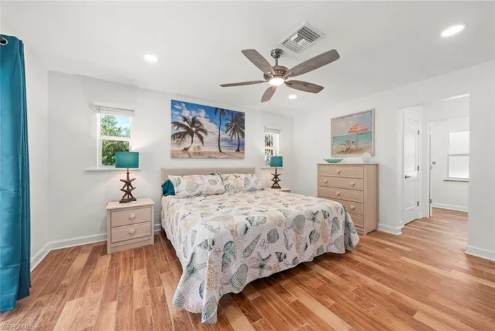 9421 Moonlight Dr, Sanibel, Florida 33957