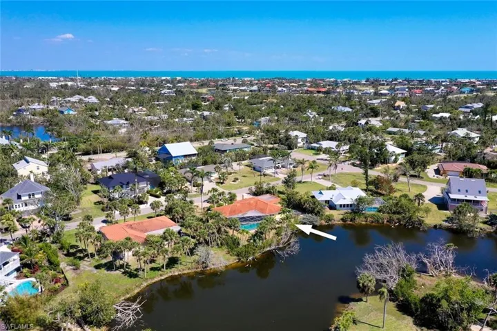 9421 Moonlight Dr, Sanibel, Florida 33957