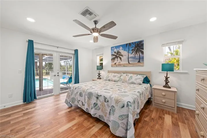 9421 Moonlight Dr, Sanibel, Florida 33957