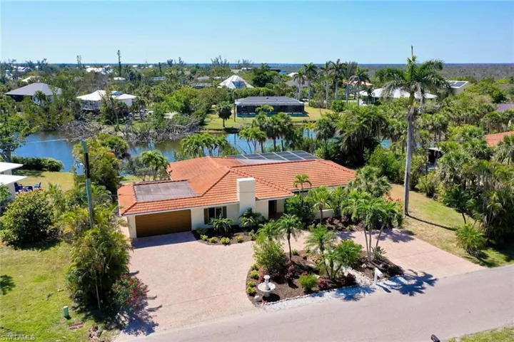 9421 Moonlight Dr, Sanibel, Florida 33957