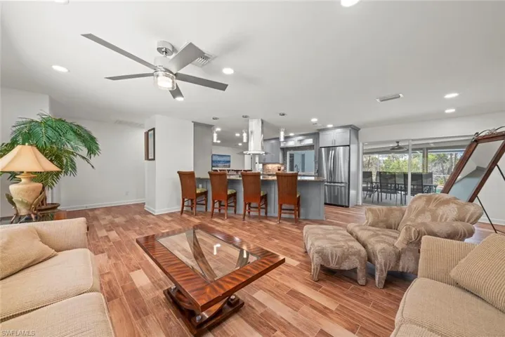 9421 Moonlight Dr, Sanibel, Florida 33957