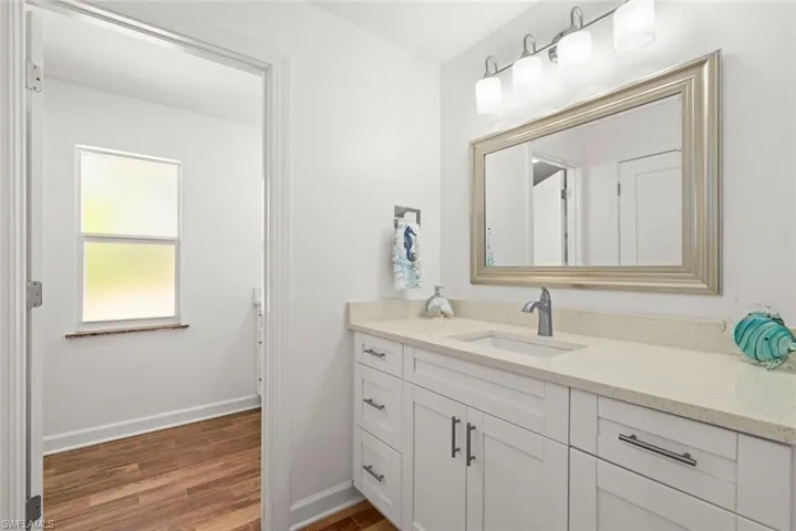 9421 Moonlight Dr, Sanibel, Florida 33957