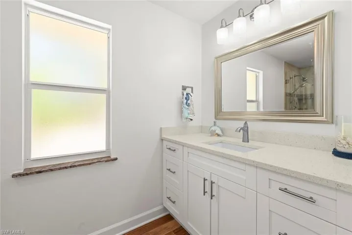9421 Moonlight Dr, Sanibel, Florida 33957