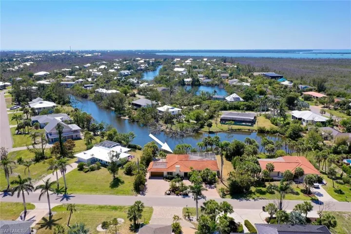 9421 Moonlight Dr, Sanibel, Florida 33957