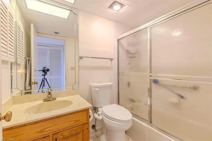 15  Bluebill  AVE, Naples, FL 34108