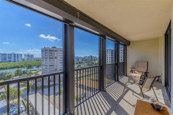 15  Bluebill  AVE, Naples, FL 34108