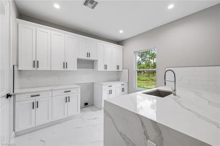 4677  20th SE AVE, Naples, FL 34117