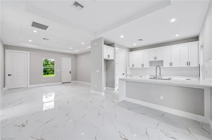 4677  20th SE AVE, Naples, FL 34117