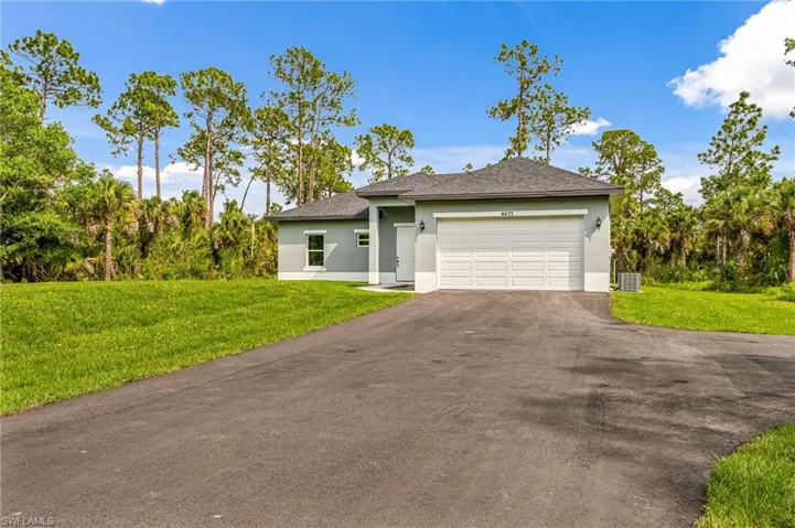 4677  20th SE AVE, Naples, FL 34117