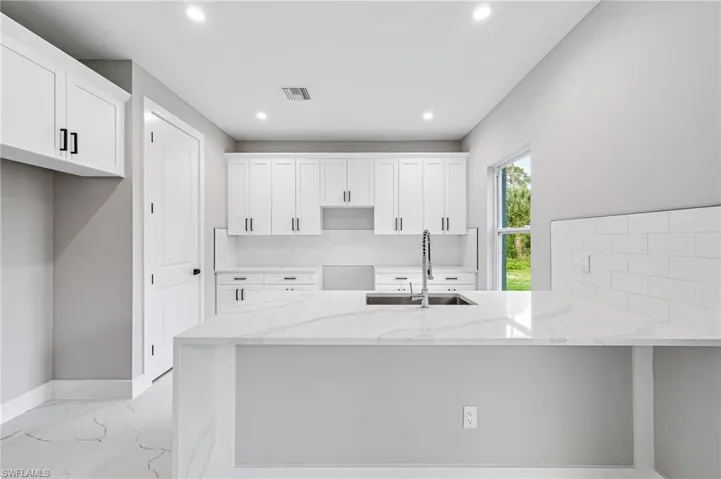 4677  20th SE AVE, Naples, FL 34117