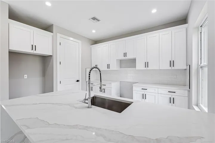 4677  20th SE AVE, Naples, FL 34117
