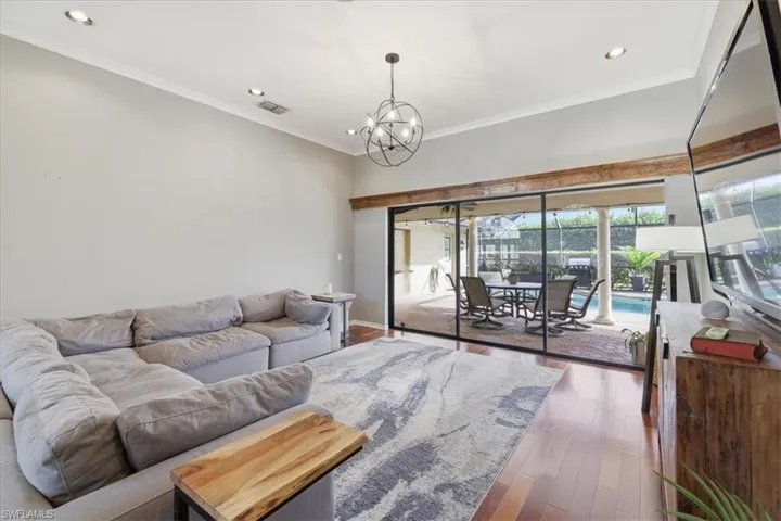Living room 1
