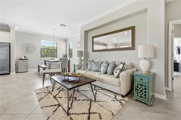 2353 Anguilla Dr 202, Naples, Florida 34120