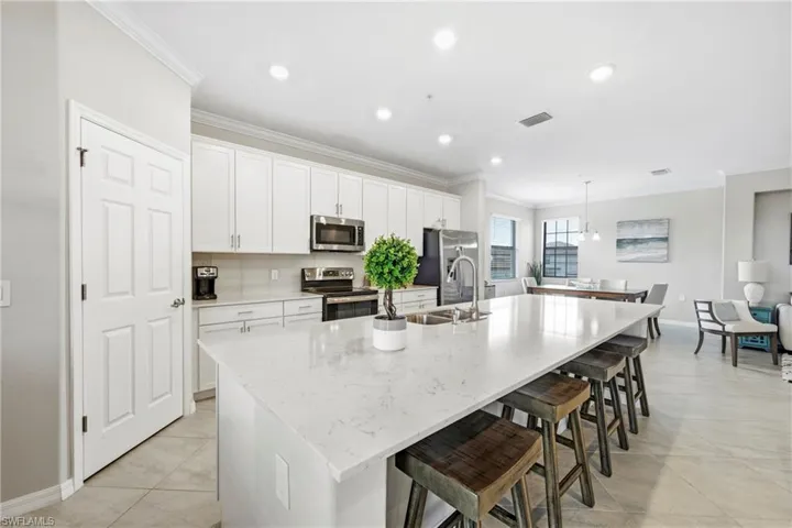 2353 Anguilla Dr 202, Naples, Florida 34120