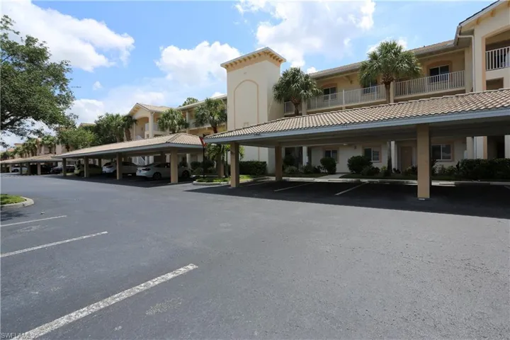 7811  Regal Heron  CIR, Naples, FL 34104