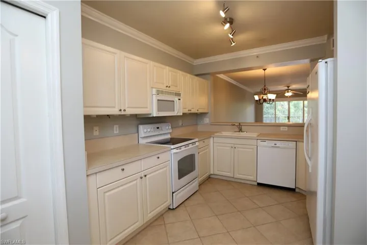 7811  Regal Heron  CIR, Naples, FL 34104