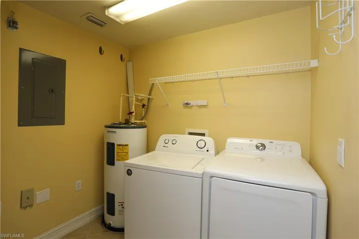 7811  Regal Heron  CIR, Naples, FL 34104