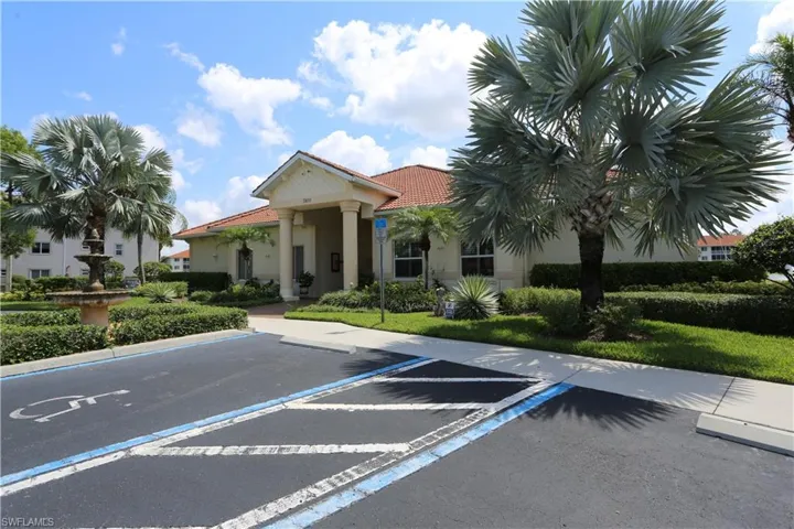 7811  Regal Heron  CIR, Naples, FL 34104