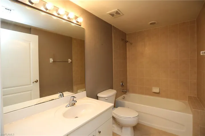 7811  Regal Heron  CIR, Naples, FL 34104