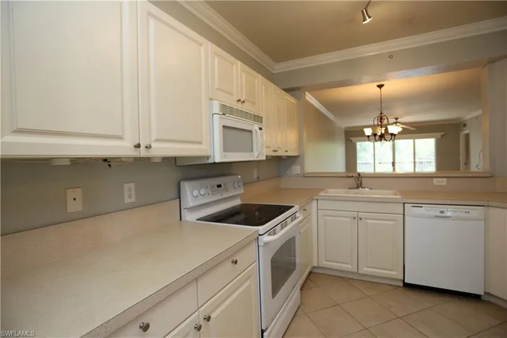 7811  Regal Heron  CIR, Naples, FL 34104