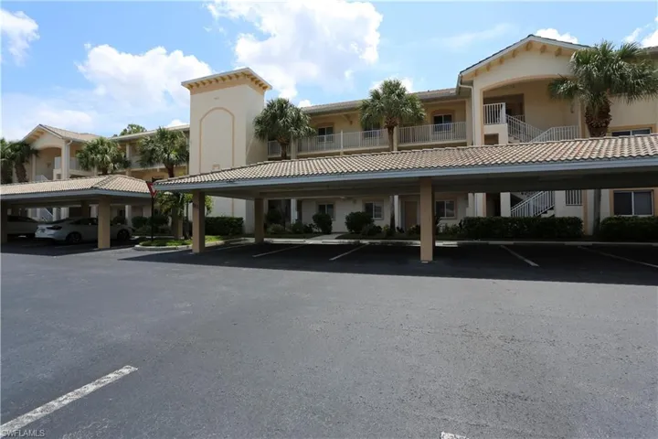 7811  Regal Heron  CIR, Naples, FL 34104