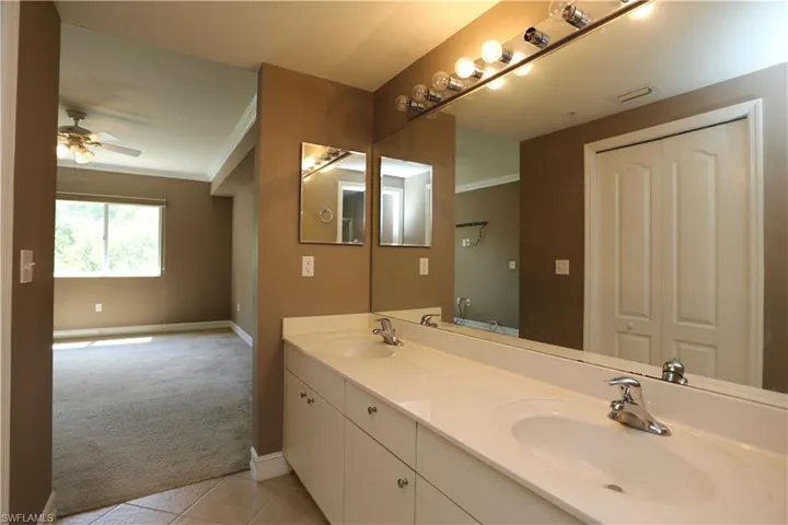 7811  Regal Heron  CIR, Naples, FL 34104