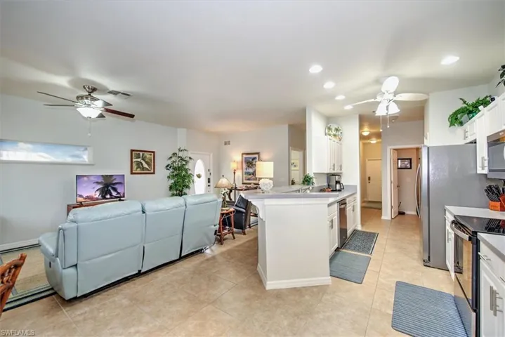 19984  Lake Vista N CIR, Lehigh Acres, FL 33936
