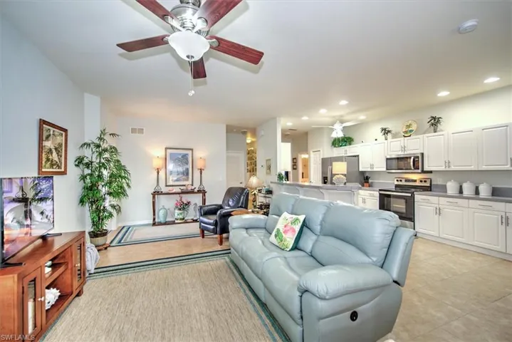 19984  Lake Vista N CIR, Lehigh Acres, FL 33936