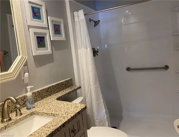 Guest bath with shower