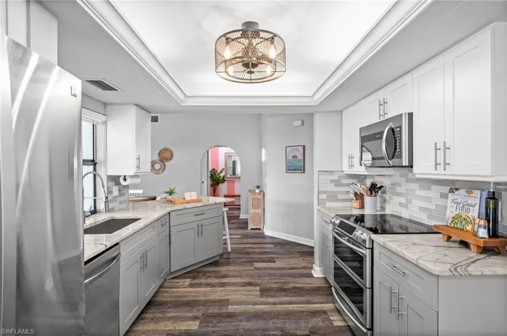 Pass through kitchen with lots of space